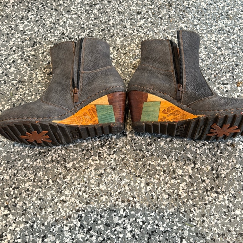 Made in Spain. art Ankle boots. Size 38.